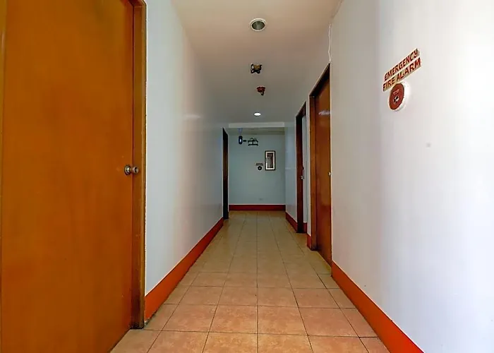 Busline Apartelle 2*